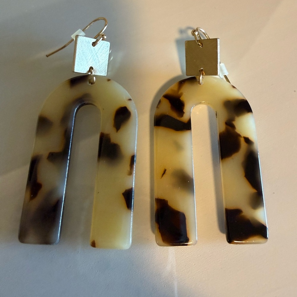 Tortoiseshell Arch Earrings